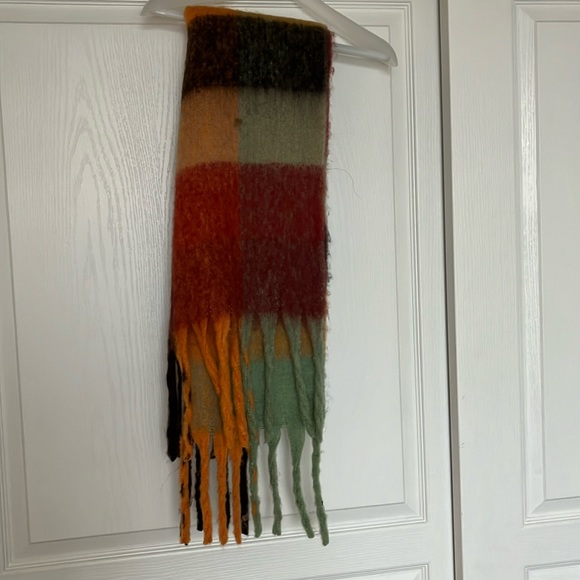 Super soft oversized Winter scarf - Picture 2 of 3